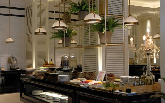 Java Paragon Hotel and Residences