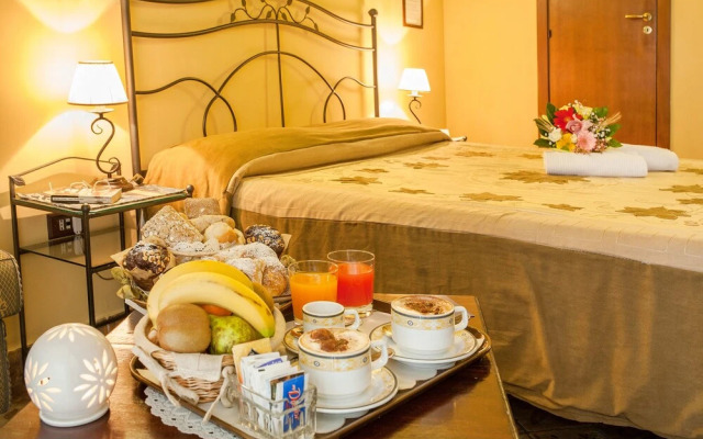Double Triple Room in Naples City Center