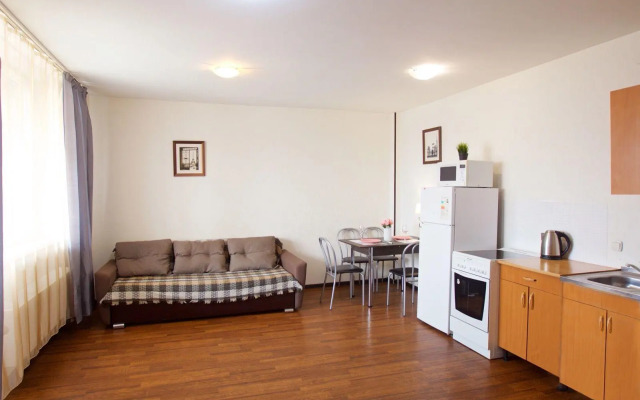 Апартаменты на улице Авиаторов 38