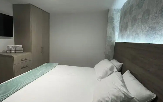 Luxury Liv Limonar