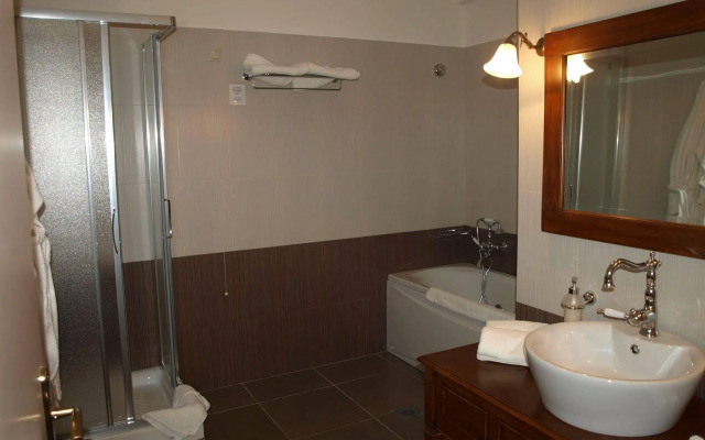 Porto Mani Suites