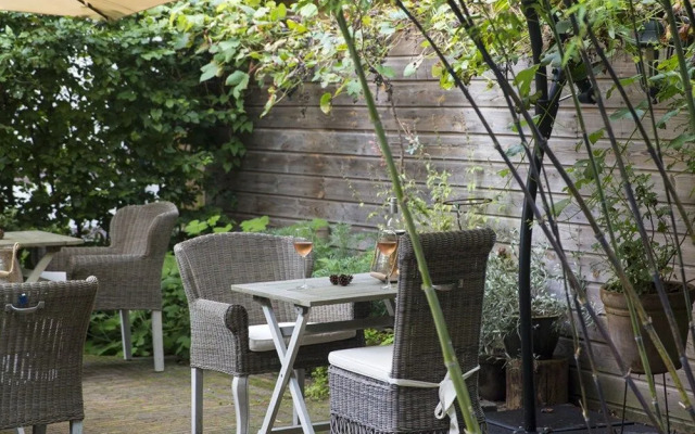 Zenzez Hotel & Lounge