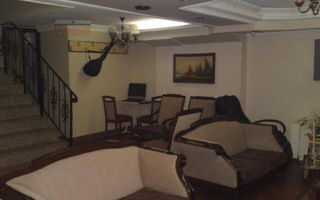 Oz Cakir Hotel