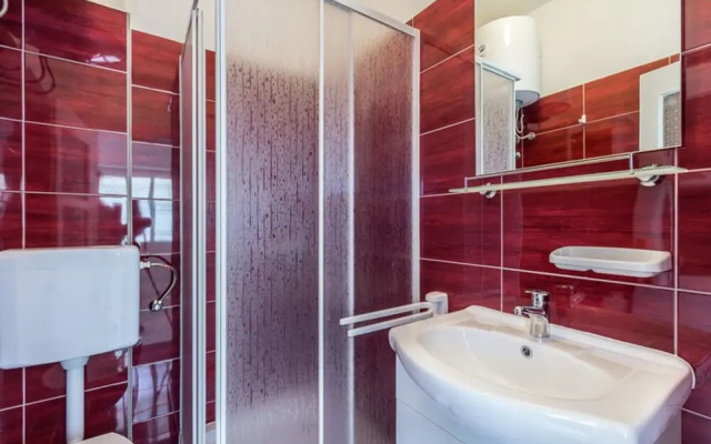 Apartment With Terrace and Pet-friendly