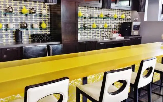 Hollywood and Highland Apartment