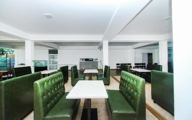 The Kings Bay Hotel by OYO Rooms