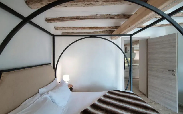 Acqua - by MyHomeinComo