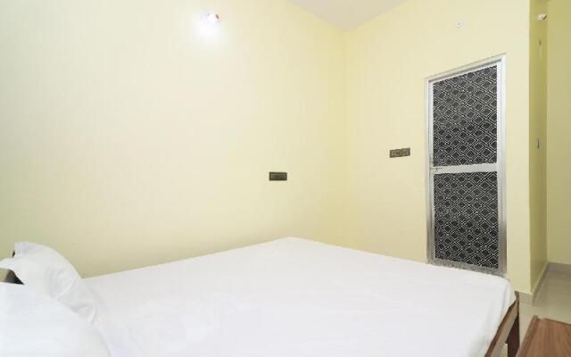 SPOT ON 41904 Hotel R.r Palace