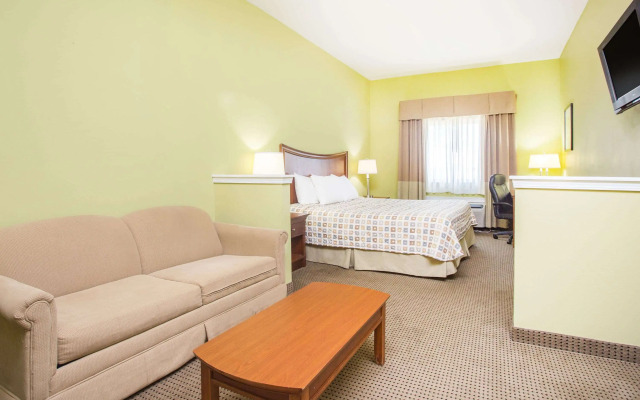 Days Inn & Suites by Wyndham Swainsboro