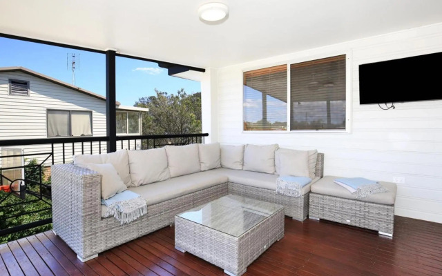 Shores - Pet-Friendly - 1 Min Walk to Beach