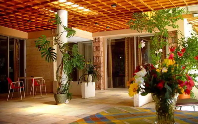 Ira-Hera Hotel