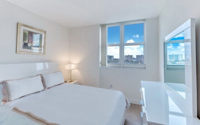 Churchill Suites Intracoastal Yacht Club