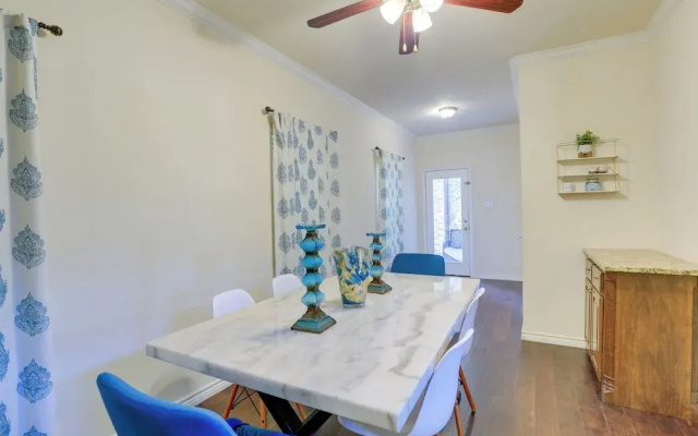 Family-friendly Irving Townhome w/ Yard!
