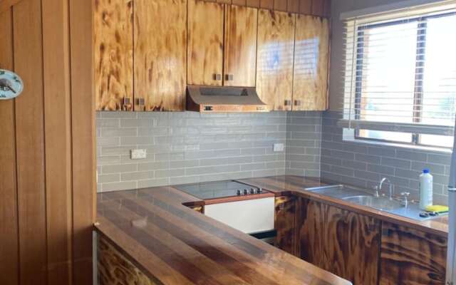 Snow Gate Motel and Apartments