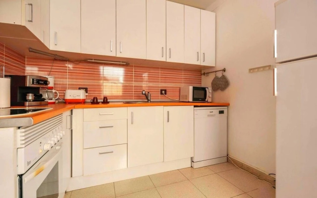 Remarkable 2-bed House in Arona