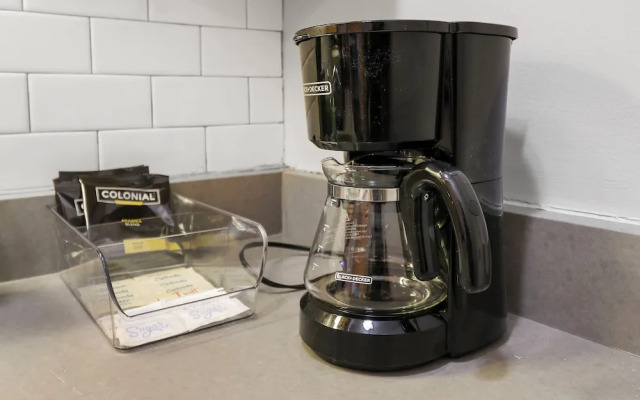 Trendy Studio Apt - Kenwood rep