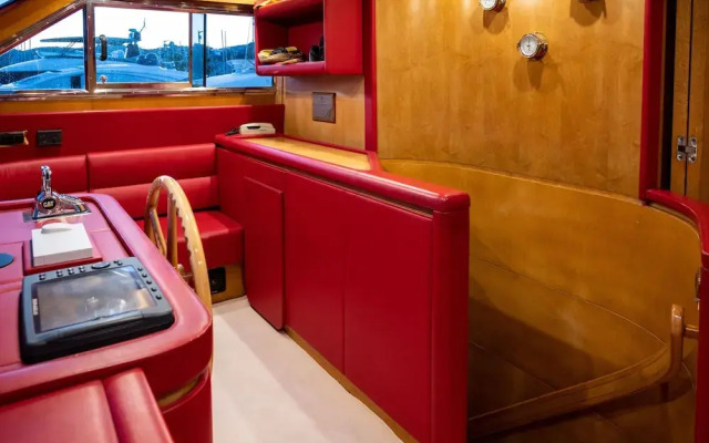 Yacht San Lorenzo 22