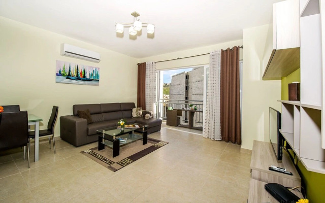 The Hillock North F4