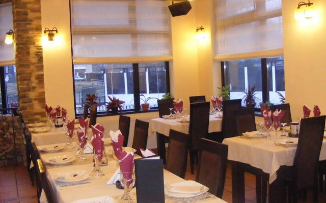 Hillden Lodge & Restaurant