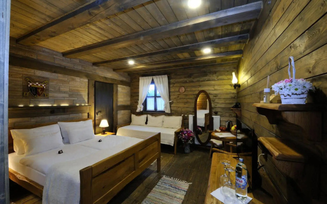 Ethno Houses Plitvica Selo