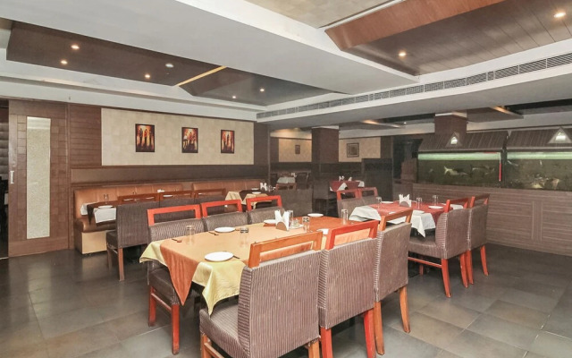 Capital O 24450 Hotel Surabhi