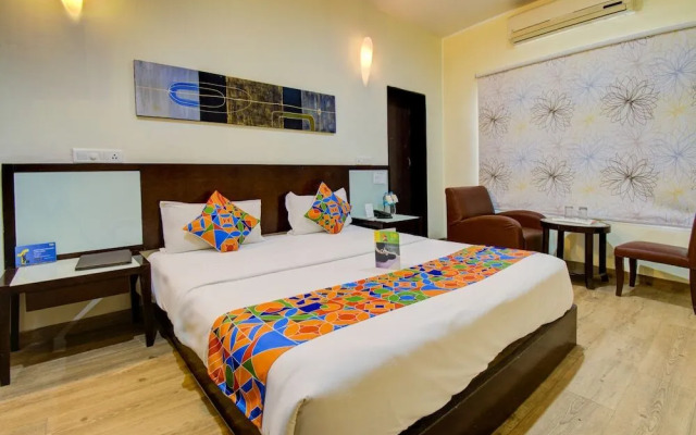 Hotel Signature By FabHotel