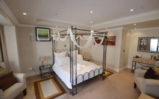 Norscot Manor Guest Lodge