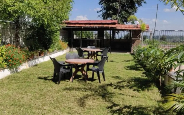 Etranger Resorts