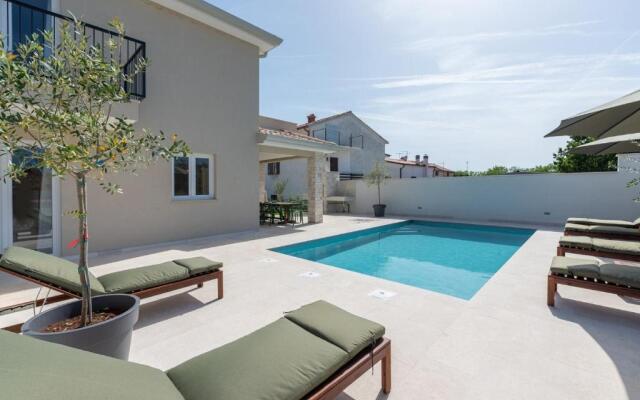 Villa Nia with Private Pool