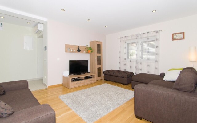 Amazing Home in Lumbarda With Wifi and 6 Bedrooms
