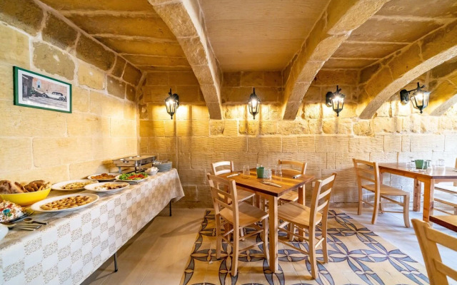 Ta' Pinu B&B