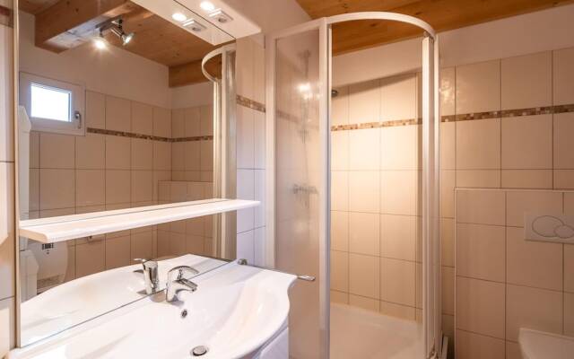 Wooden Chalet in Styria near Kreischberg Ski Area