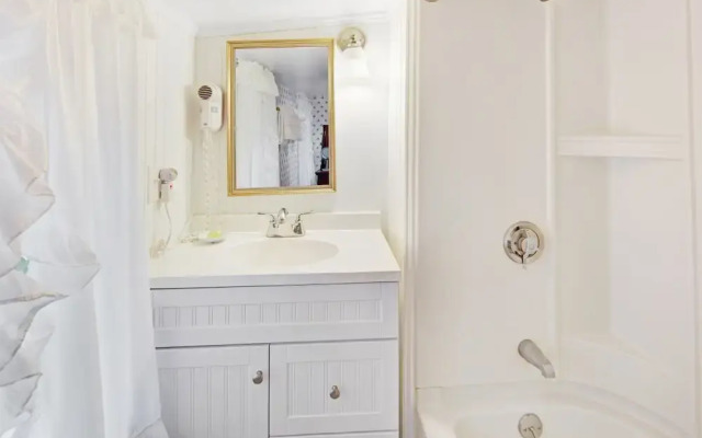 The Lightkeepers Inn