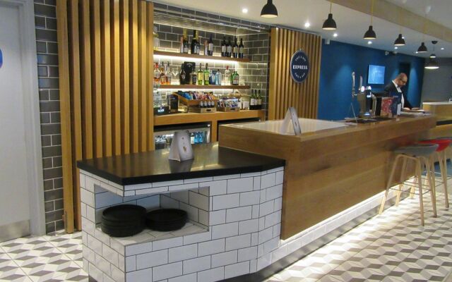 Holiday Inn Express Manchester - Trafford City by IHG