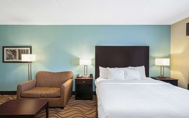 La Quinta Inn & Suites Knoxville Airport