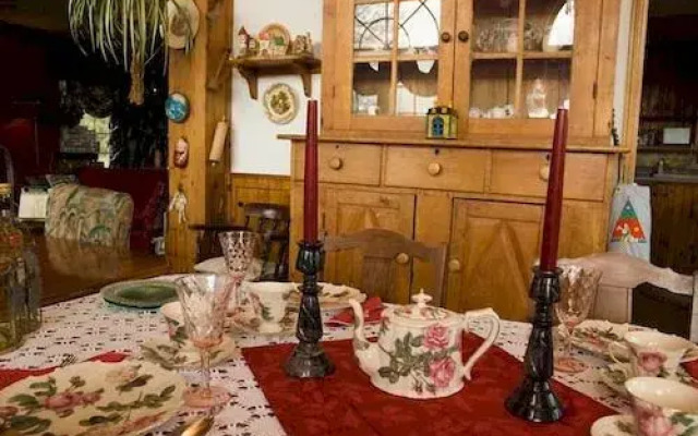 Joe-Lin Station Bed & Breakfast