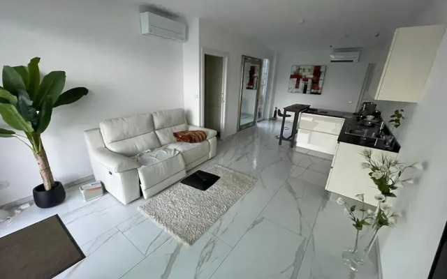 Isole Apartment With Pool and Lake View in Baveno