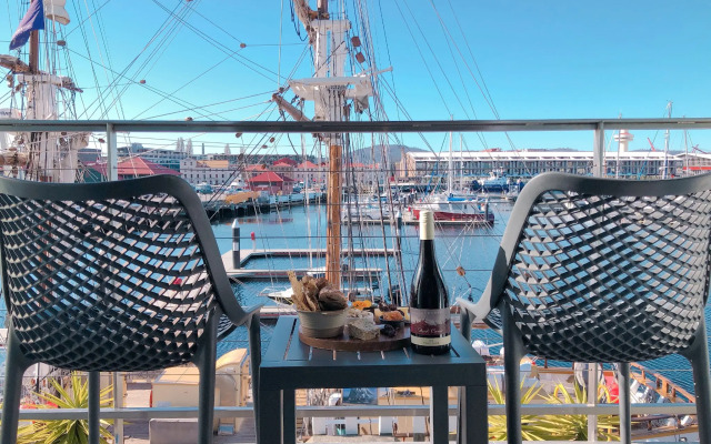 Somerset on The Pier Hobart
