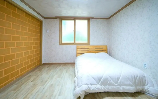 Goseong Sanmaru Pension