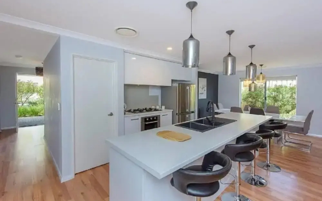 Fish Eagle Retreat - Family Friendly