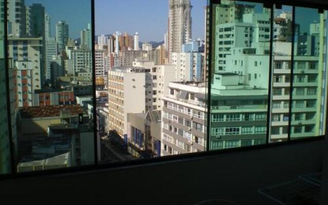 Apartamento Dante Tomio
