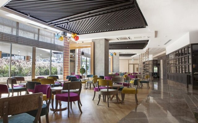 Long Beach Harmony Hotel & Spa