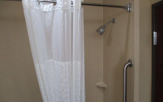 Best Western Carthage Inn & Suites