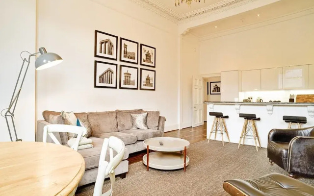 JOIVY Luxury George Street Apartments: Edinburgh Suite