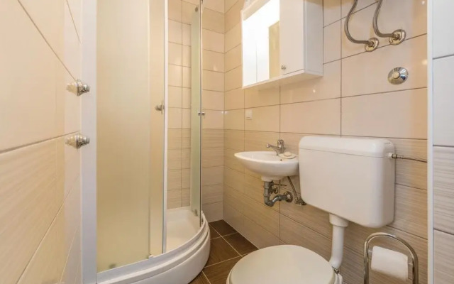 Nice Home in Fazana With Wifi and 3 Bedrooms