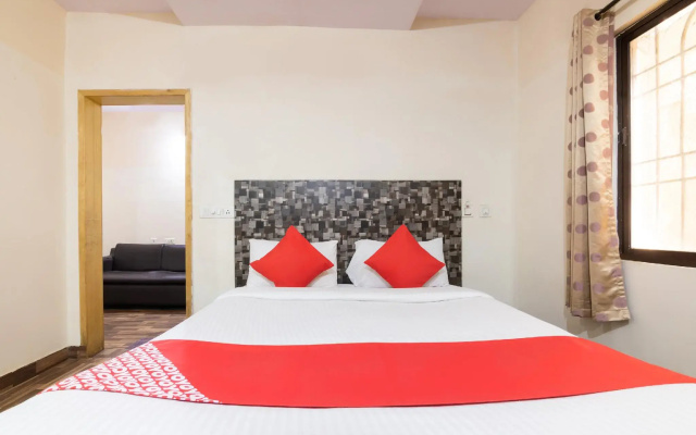OYO 10293 Rajmahal Comforts