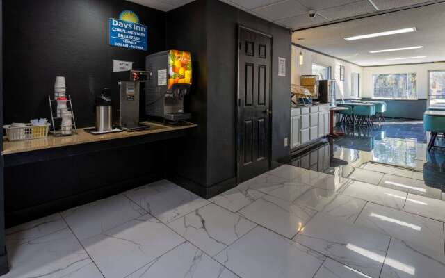 Days Inn by Wyndham Columbia