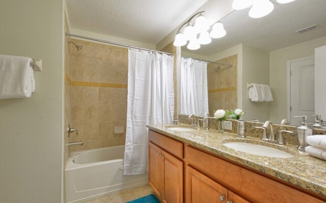 Storey Lake 4 Bedroom Townhome w Splashpool - 1618ST