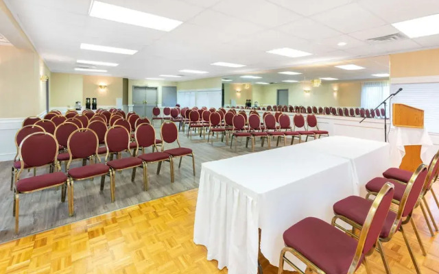Ramada Coquitlam