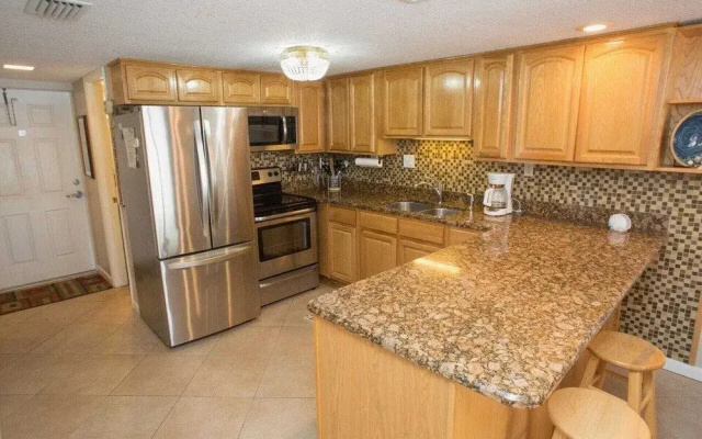 Win-San A-213 - 2 Br Condo